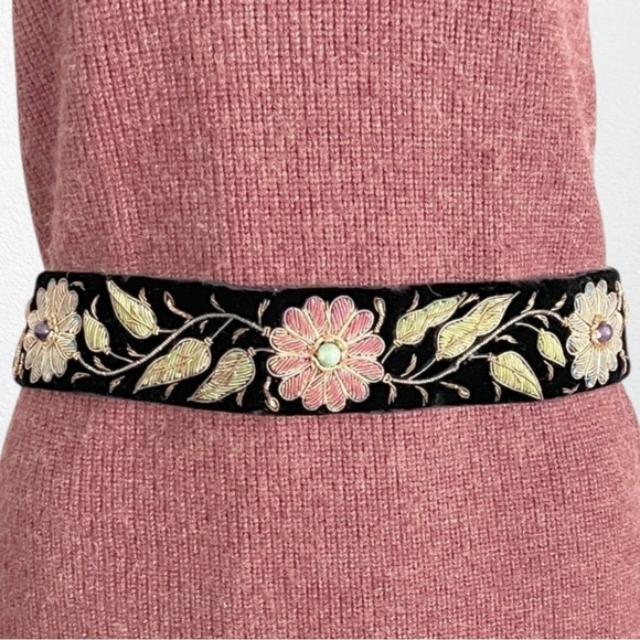 Vintage Hand Crafted Artsy Boho Black Floral Zardozi Velvet Waist Belt SZ OSFM main image 10